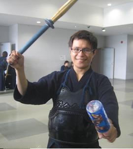 渉外主任　青木